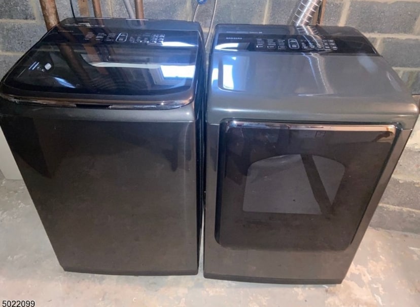 New top quality Samsung washer and dryer - 1702 Regents Ct