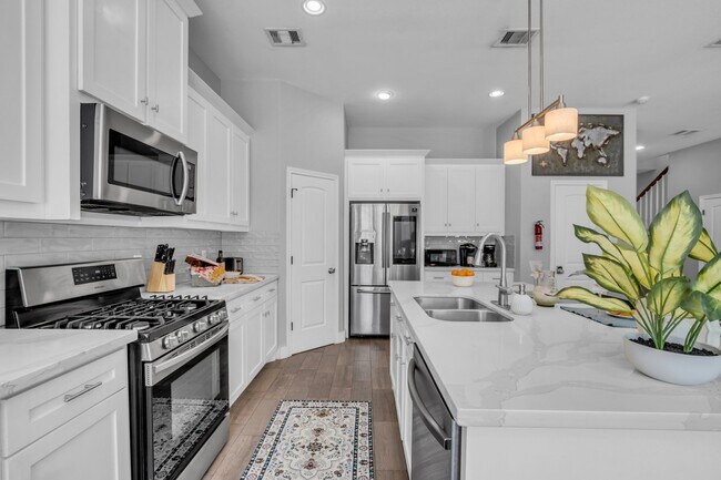 Building Photo - 10747 Dulcimer St