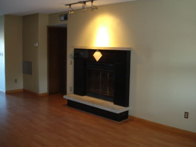 Building Photo - 1335 Lauderdale Pl