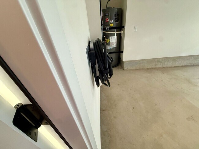 Building Photo - 2025 Build, 3 Bedroom 2.5 bath with over 2...