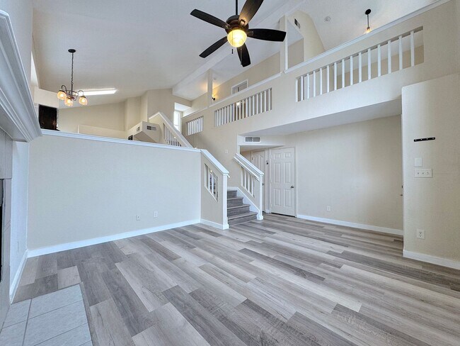 Building Photo - East El Paso Split Tri-Level 3 bed/2 bath Refrig A/C with bonus loft!