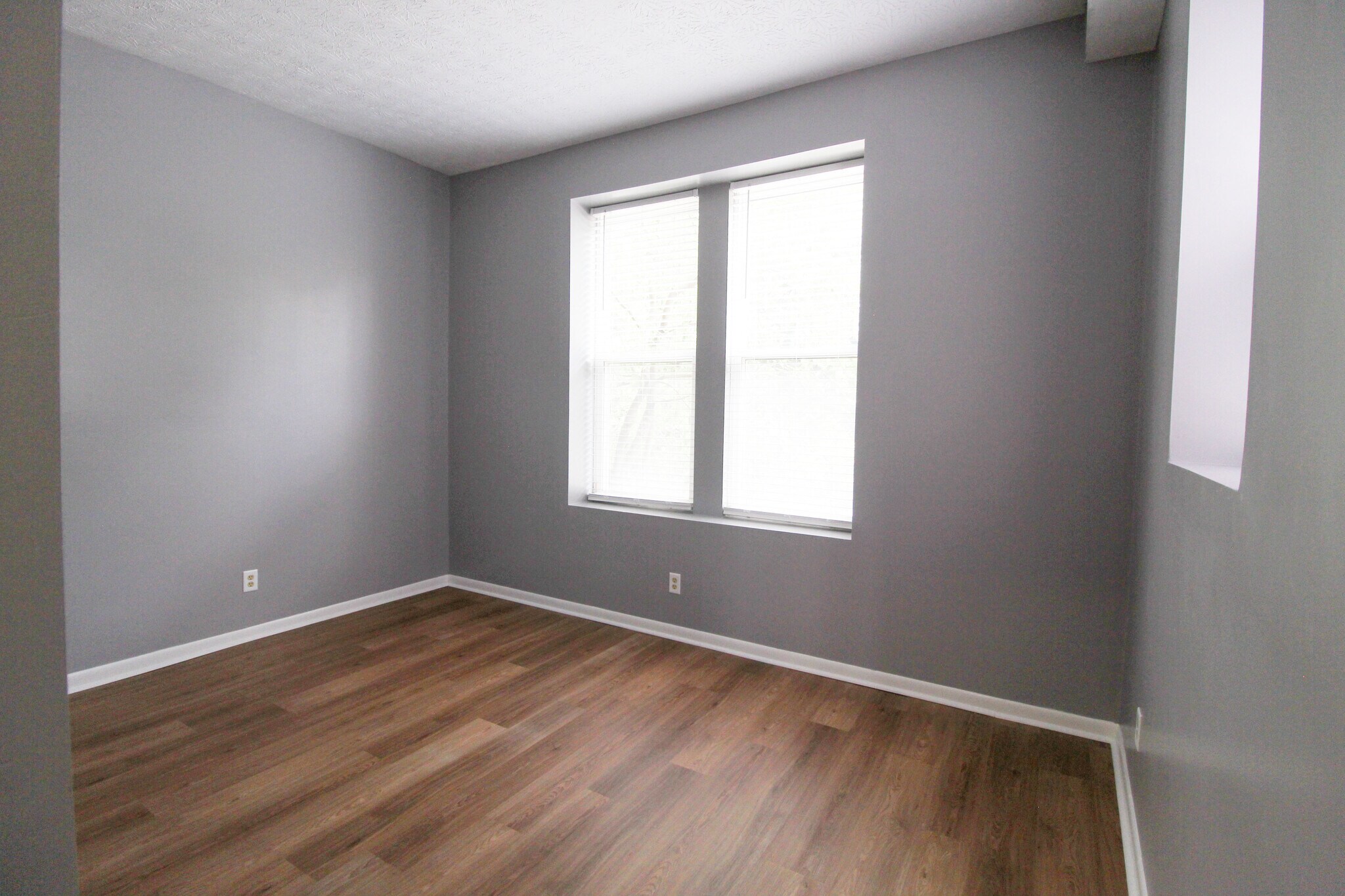 Building Photo - 2127 Deerfield Pl