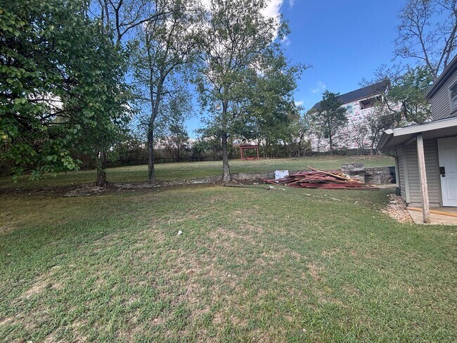 Building Photo - Newly remodeled house with a great city view!