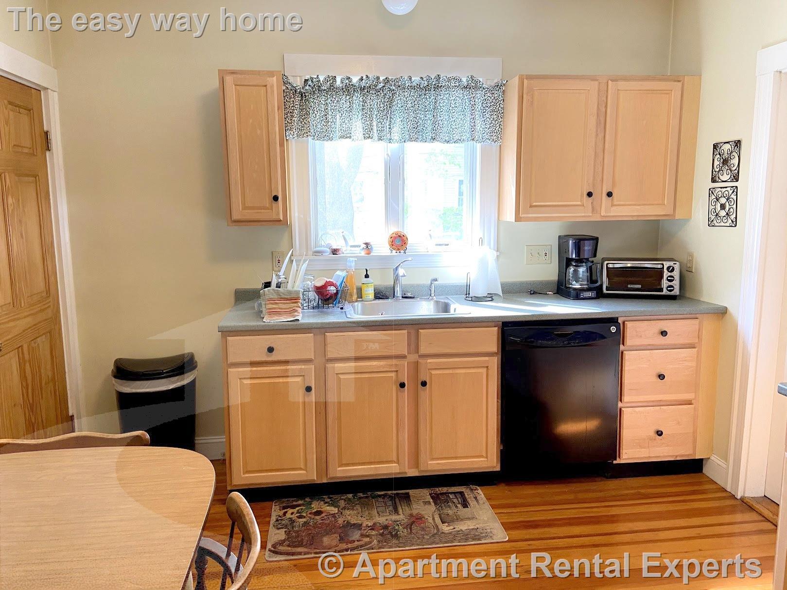 Building Photo - 41 Bay State Ave