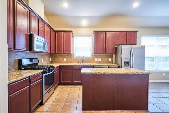 Building Photo - 1218 Maple Ace Dr