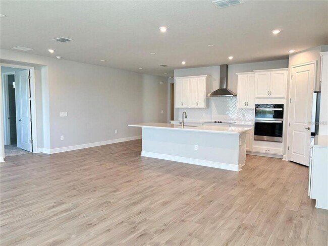 Building Photo - 5217 124th Ave E