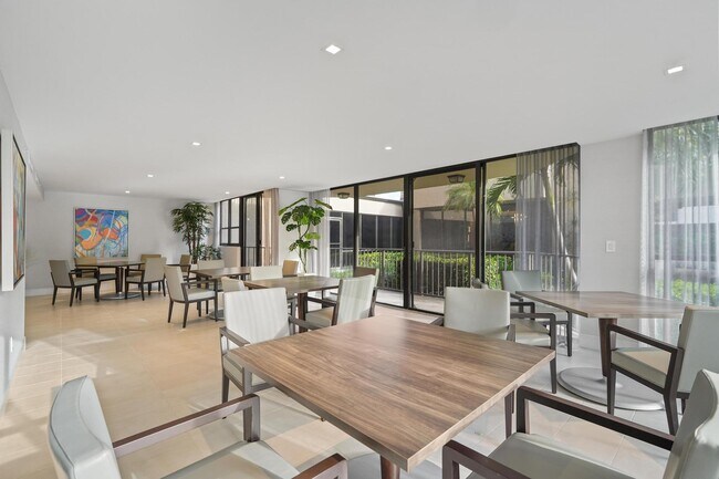 Building Photo - 859 Jeffery St