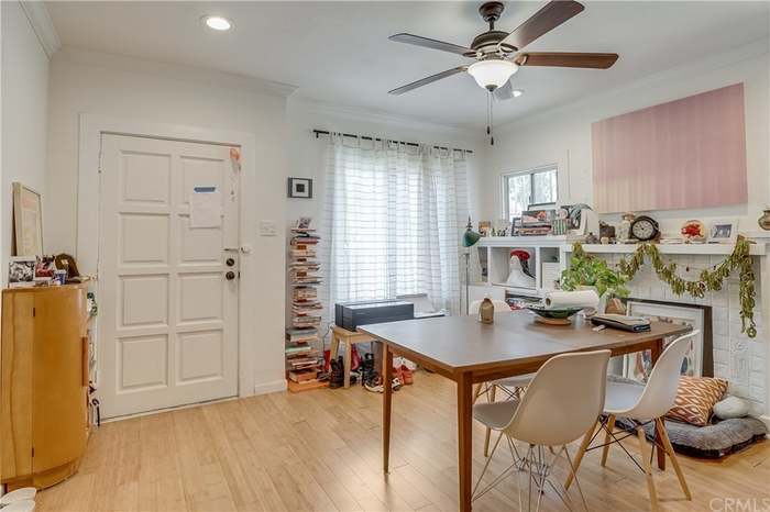 Living Room - 1134 N Mariposa Ave