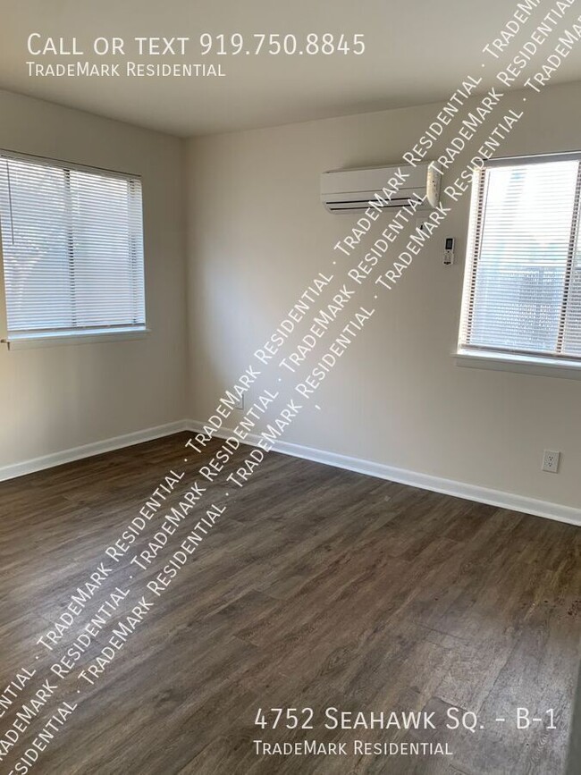 Building Photo - Renovated 1st Floor 1 Bedroom Condo Seahaw...