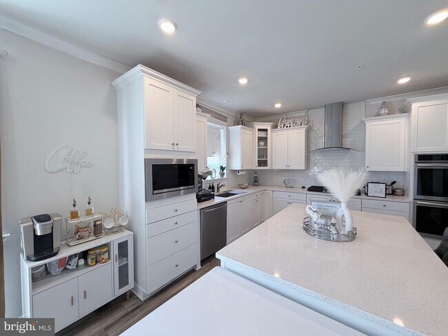 Building Photo - 2835 Bridgewater Dr