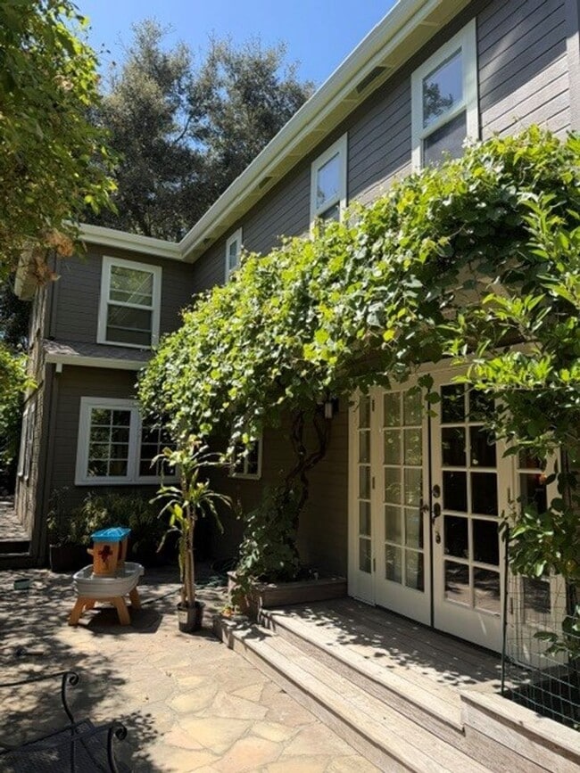 Building Photo - Stunning 4 Bedroom, 3 Bath Single Family Home with Spacious Yard - Available July 15th!