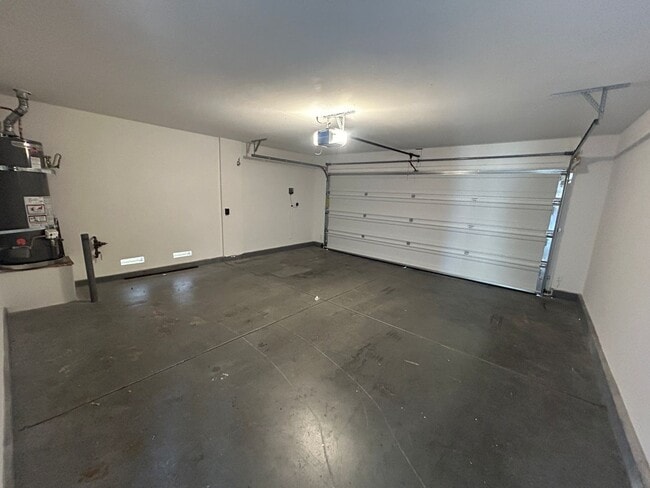 Building Photo - 5521 Ramirez St
