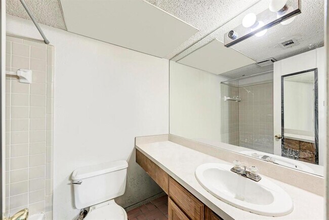 Building Photo - 2110 Rio Grande St