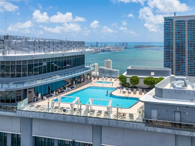 Building Photo - 1000 Brickell Plaza