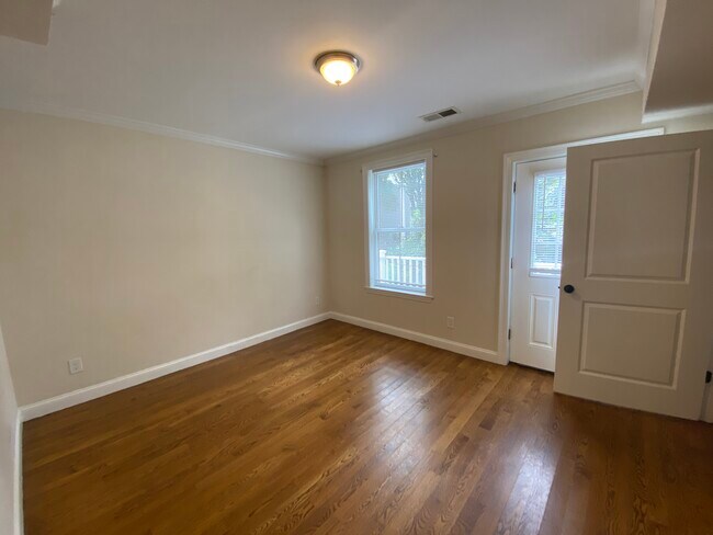 Building Photo - 2747 Washington St