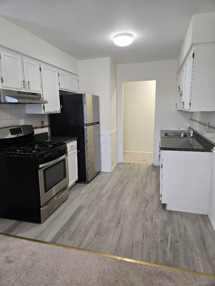 Building Photo - 401 US-22