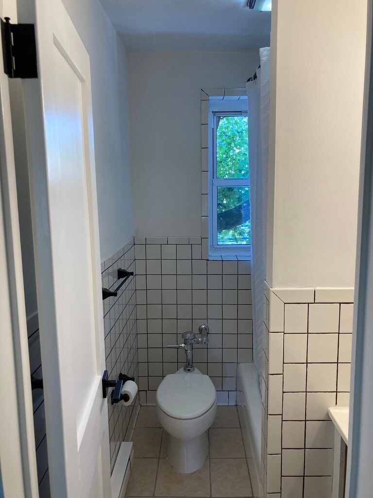 Building Photo - 100 Woodside Grn