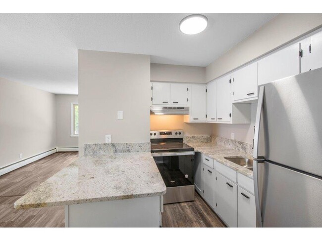 Building Photo - "Modern 2 Bed Apartment in Mounds View - P...