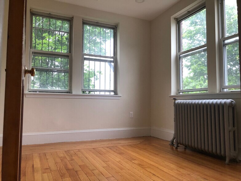 Building Photo - 16 Copenger St