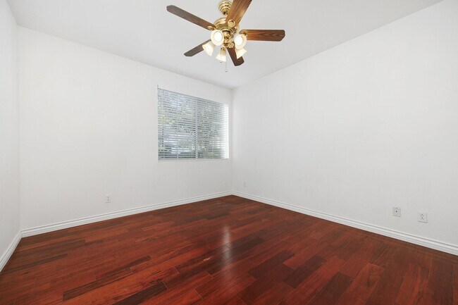 Building Photo - 10728 Sabre Hill Dr