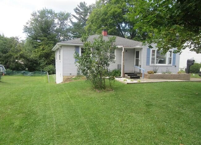 Building Photo - 82 Brookwood Way S