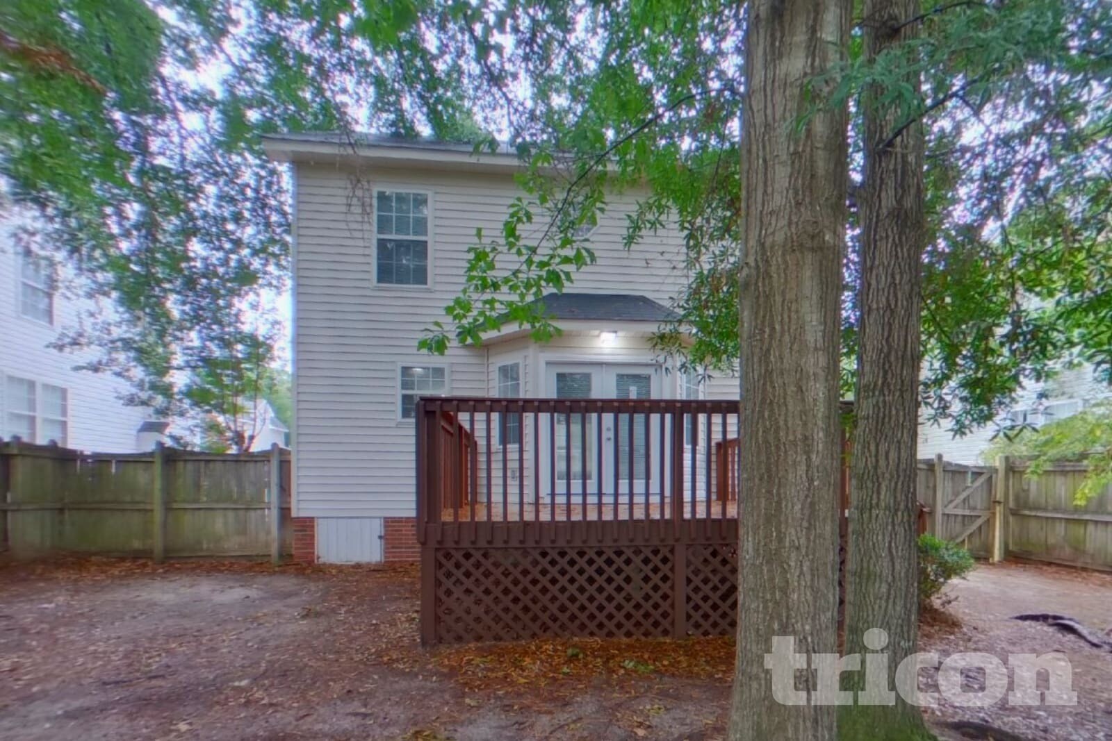 Building Photo - 229 Montclaire Cir