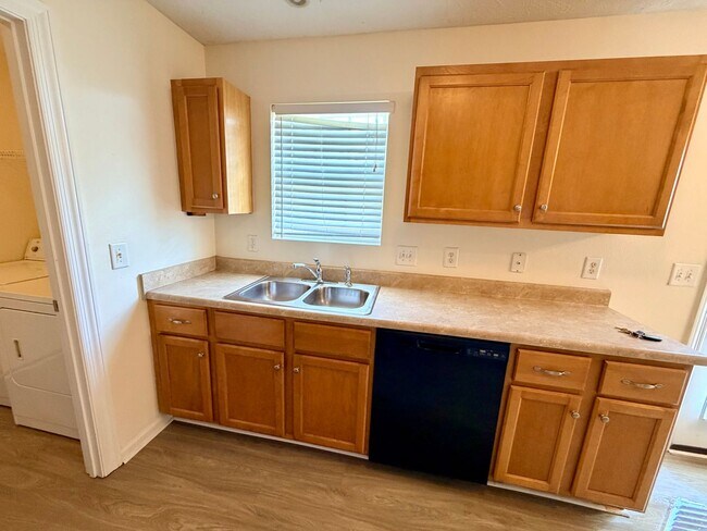 Building Photo - 1516 Destiny Dr