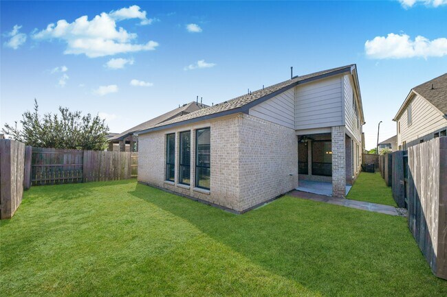 Building Photo - 7030 House Wren Ct