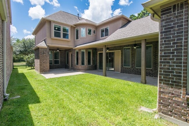 Building Photo - 1705 Pine Plains Dr