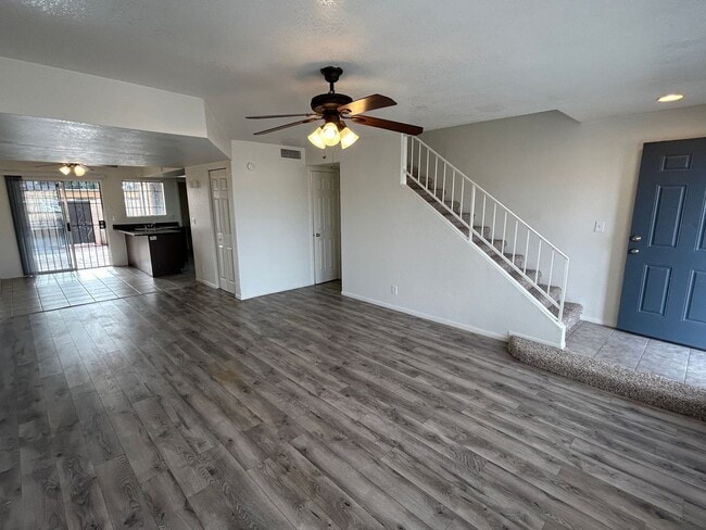 Building Photo - 5827 N 59th Dr