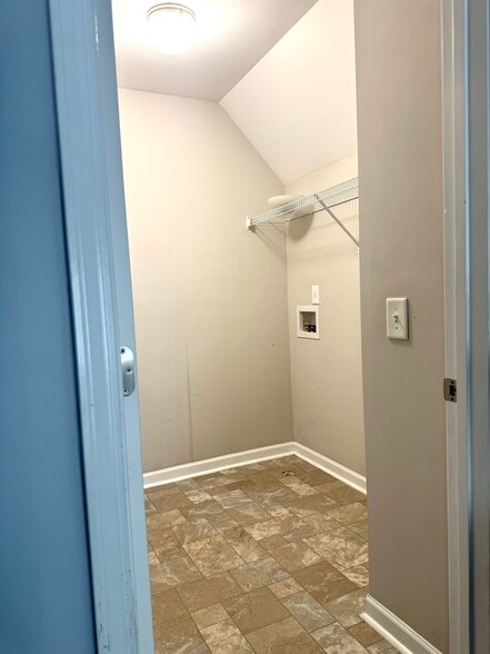 Laundry - 8132 Ronda Dr