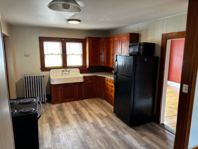 Building Photo - 56 Laurel St