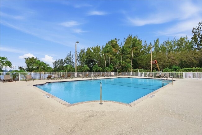 Building Photo - 1428 SW 47th Ave