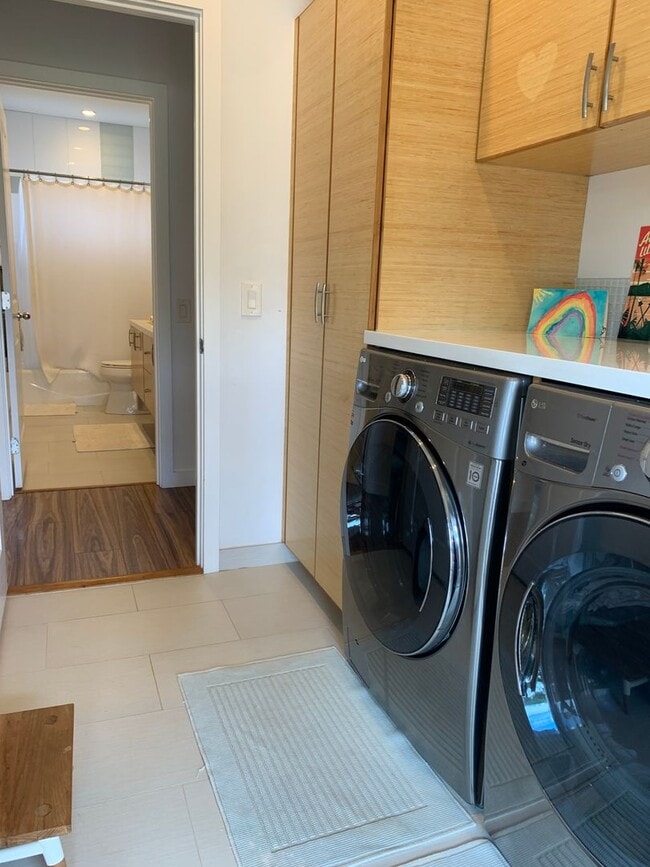 Building Photo - Renovated 3 bed, 2 bath Duplex Home in Waialua