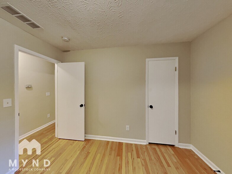 Building Photo - 2805 Varlet Ct SW