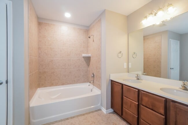 Building Photo - 14315 Cedar Pine Ct