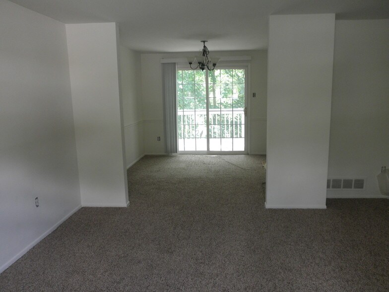 Dining Room - 124 Treeview Dr
