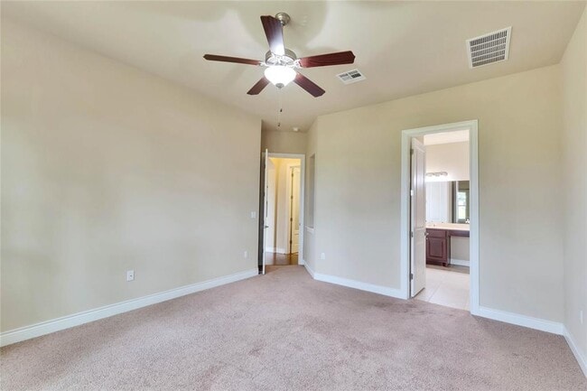 Building Photo - 15012 Iveans Way