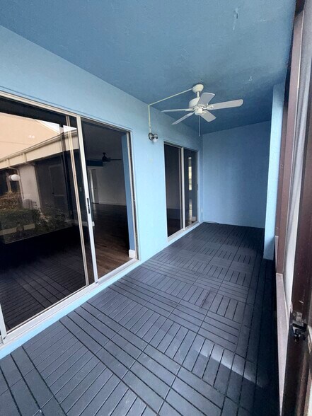 Building Photo - 5920 7th Ave W