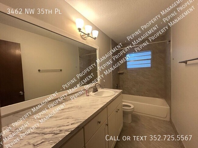 Building Photo - 3462 NW 35th Pl