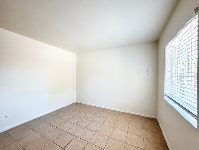 Building Photo - 32425 Rancho Vista Dr