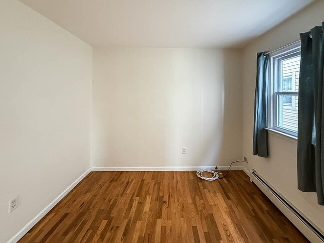 Building Photo - 513 AVENUE C