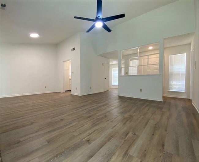 Building Photo - Pineville- Ranch townhome- Remolded 2 bed,...
