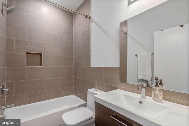 Building Photo - 1753 N Marshall St