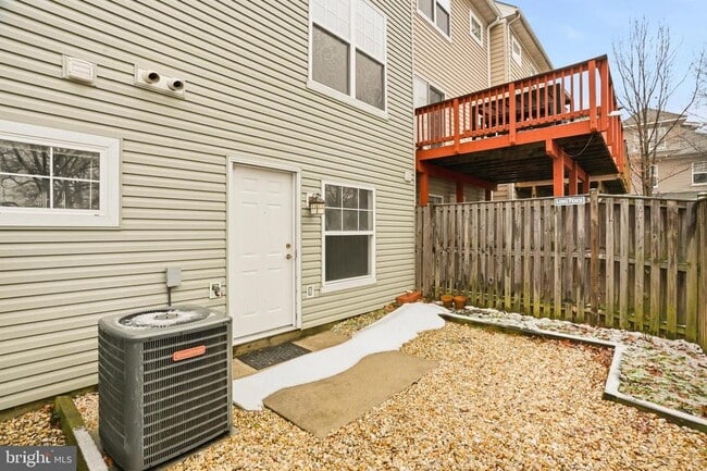 Building Photo - 108 Moore Dr