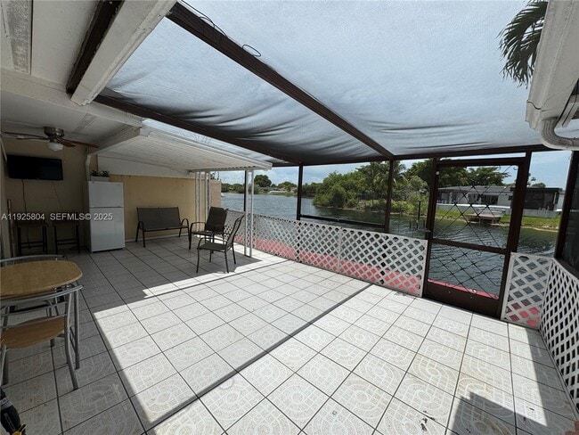 Building Photo - 13846 Kendale Lakes Dr