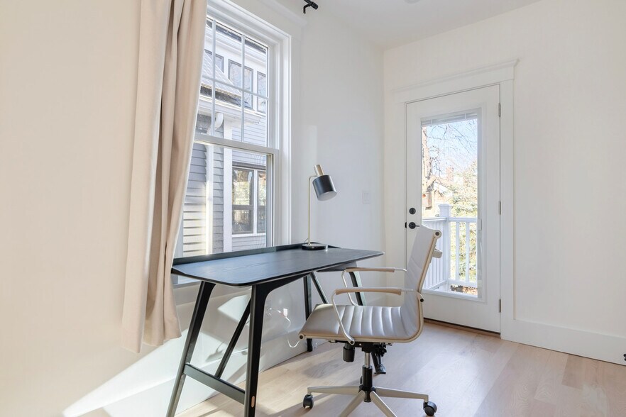 Building Photo - 50 Kinnaird St