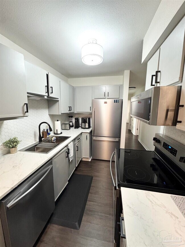 Building Photo - 1440 N 61st Ave