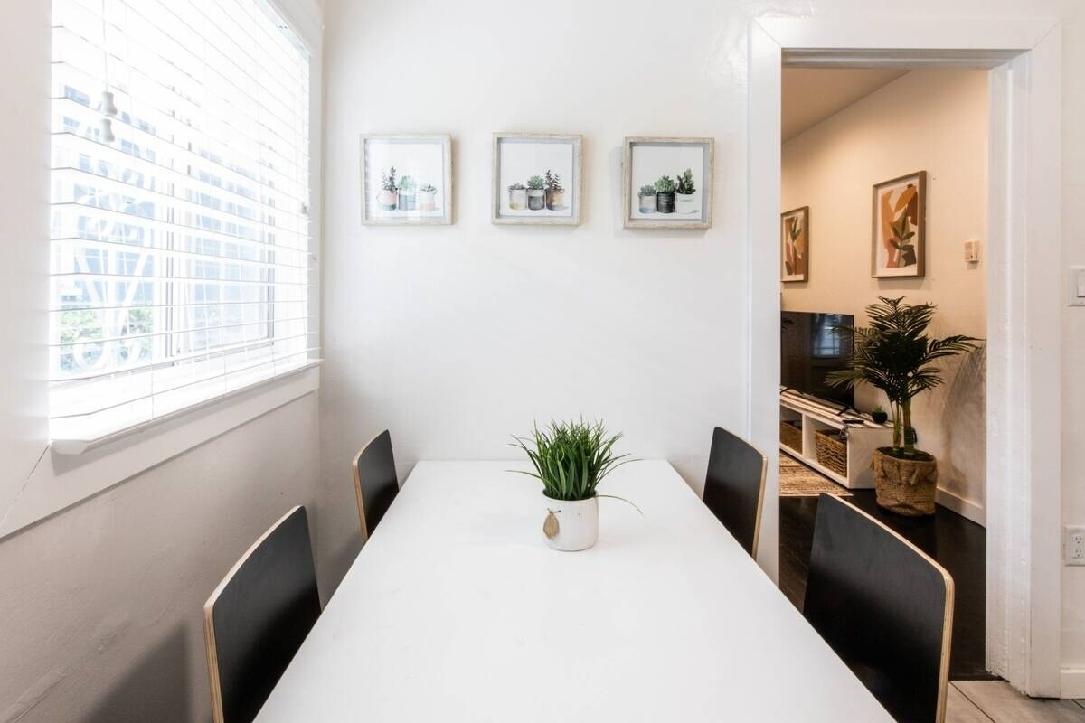 Building Photo - 1806 Washington Way