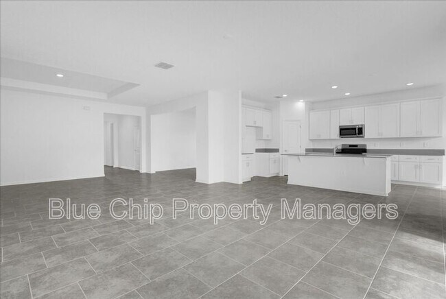 Building Photo - 2025 Shaggy Fisher Dr